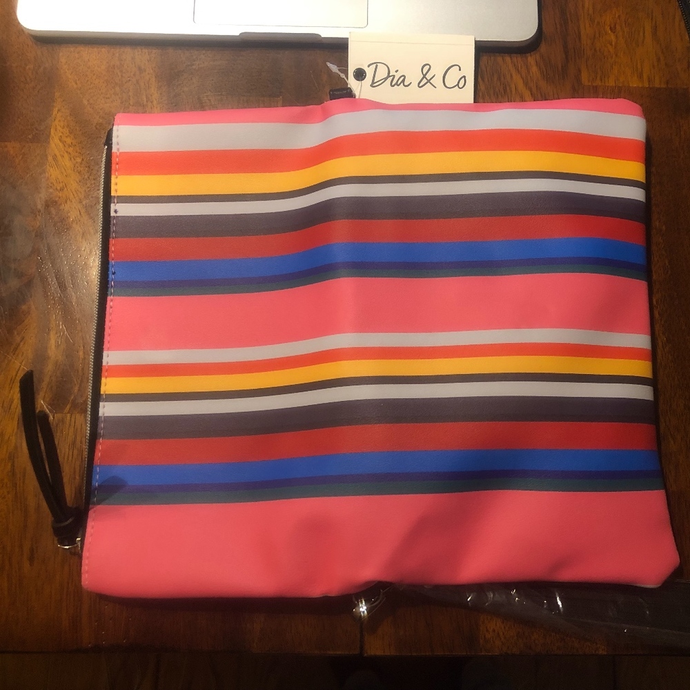 BRAND NEW LARGE CLUTCH